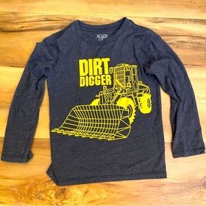 Children’s Place Dirt Digger size 5T shirt